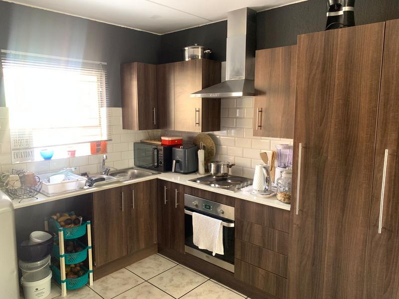 2 Bedroom Property for Sale in Vorna Valley Gauteng