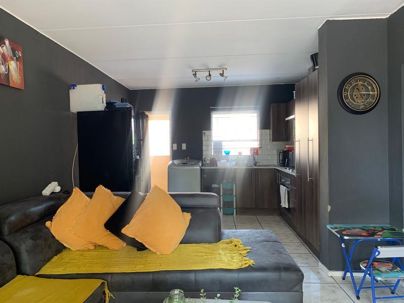 2 Bedroom Property for Sale in Vorna Valley Gauteng