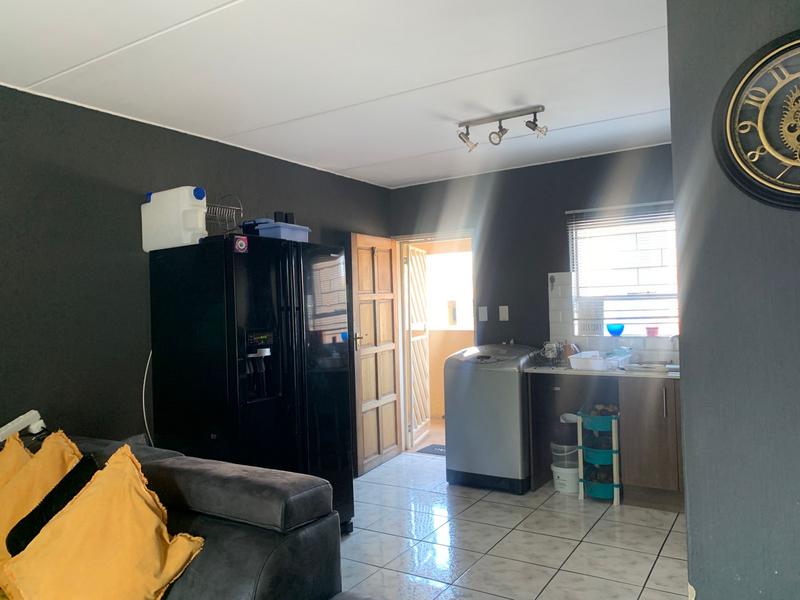 2 Bedroom Property for Sale in Vorna Valley Gauteng