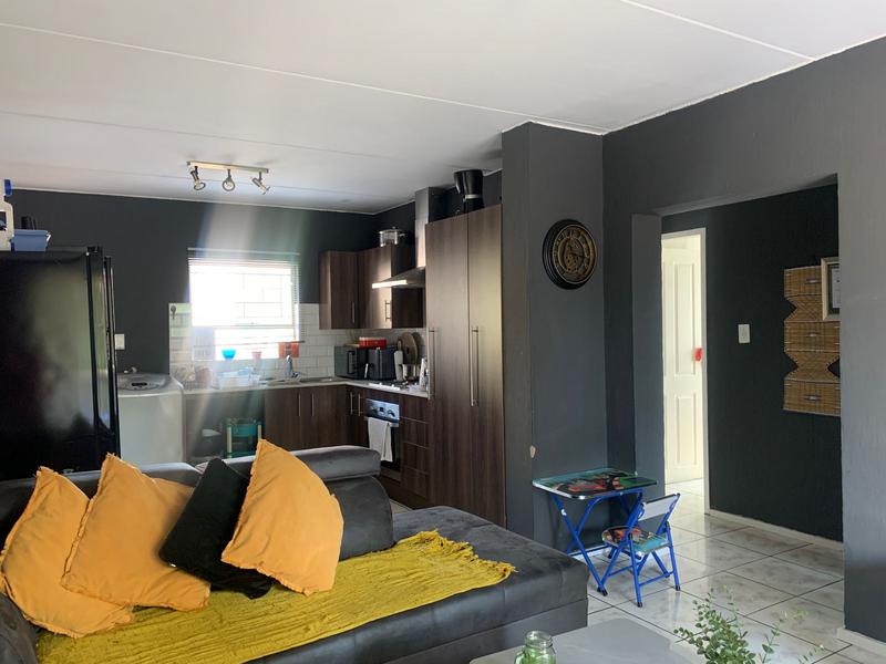 2 Bedroom Property for Sale in Vorna Valley Gauteng