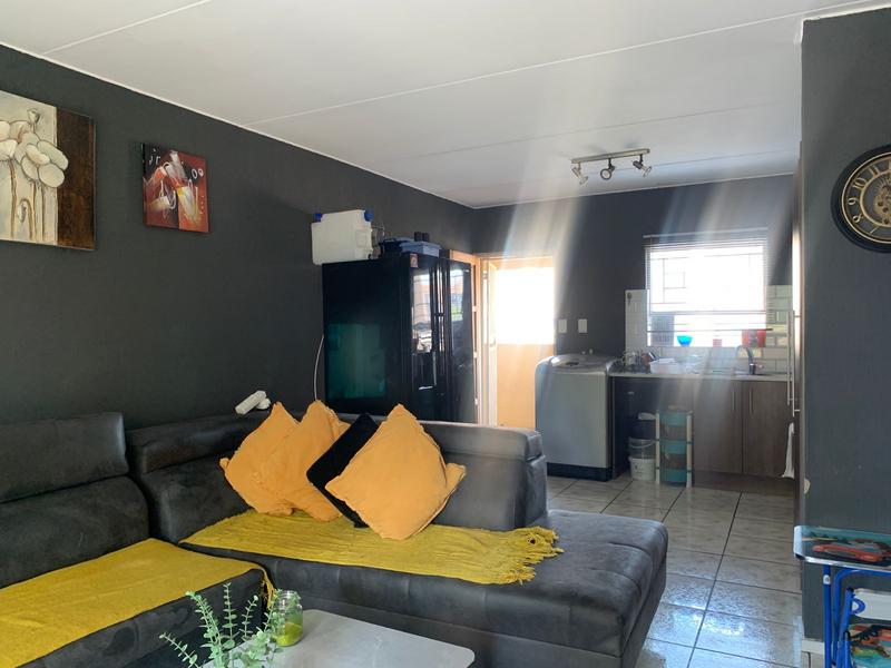 2 Bedroom Property for Sale in Vorna Valley Gauteng