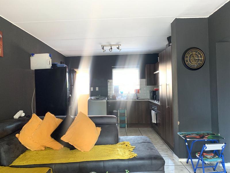 2 Bedroom Property for Sale in Vorna Valley Gauteng