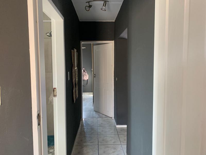 2 Bedroom Property for Sale in Vorna Valley Gauteng