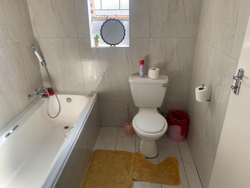 2 Bedroom Property for Sale in Vorna Valley Gauteng