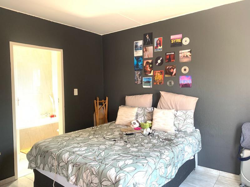 2 Bedroom Property for Sale in Vorna Valley Gauteng