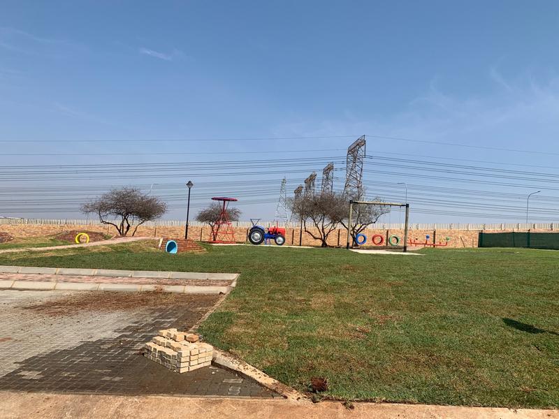 To Let 4 Bedroom Property for Rent in Midstream Heights Gauteng