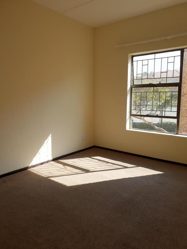 To Let 2 Bedroom Property for Rent in Weltevreden Park Gauteng