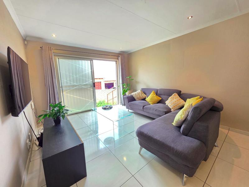 2 Bedroom Property for Sale in Willowbrook Gauteng