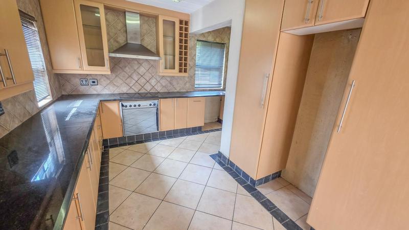 2 Bedroom Property for Sale in Magaliessig Gauteng