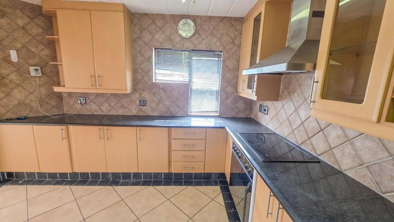 2 Bedroom Property for Sale in Magaliessig Gauteng