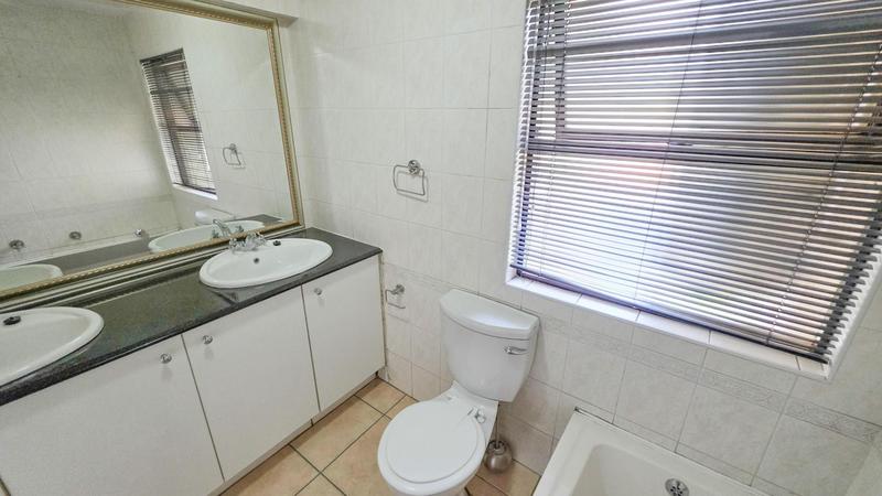 2 Bedroom Property for Sale in Magaliessig Gauteng