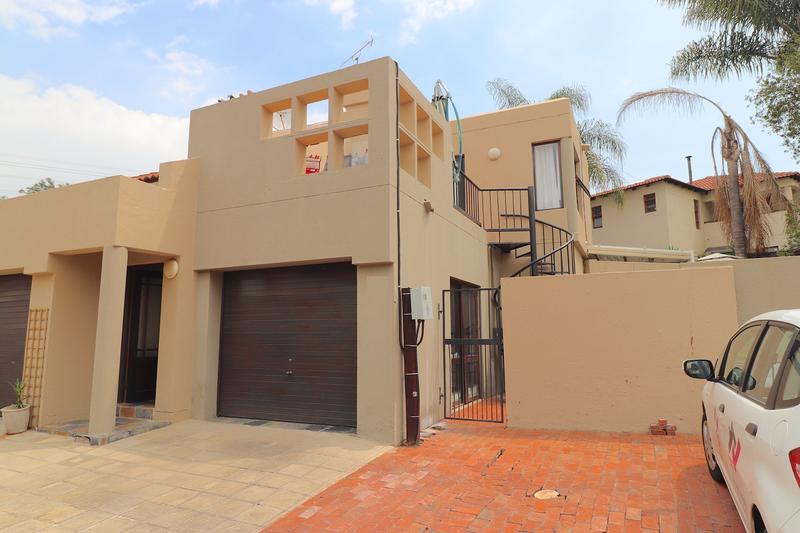 2 Bedroom Property for Sale in Magaliessig Gauteng