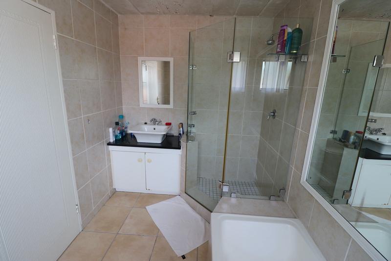 2 Bedroom Property for Sale in Magaliessig Gauteng