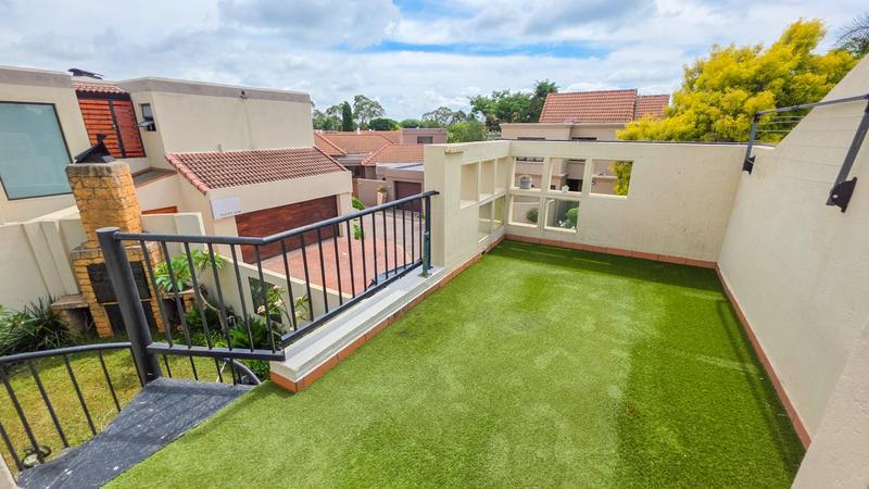 2 Bedroom Property for Sale in Magaliessig Gauteng