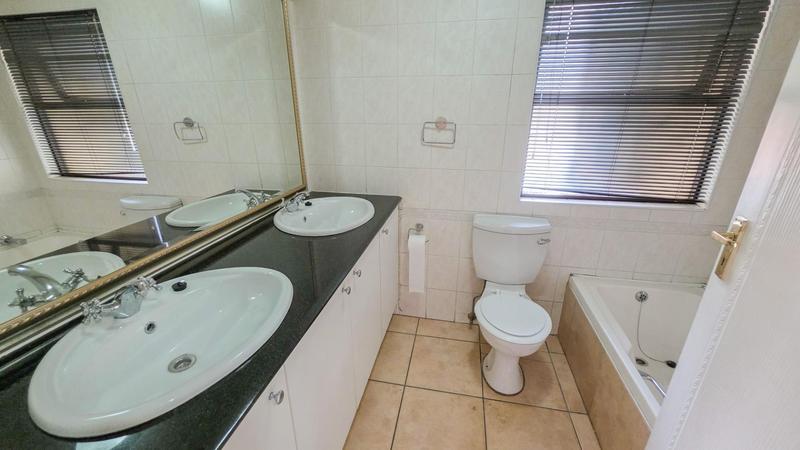 2 Bedroom Property for Sale in Magaliessig Gauteng