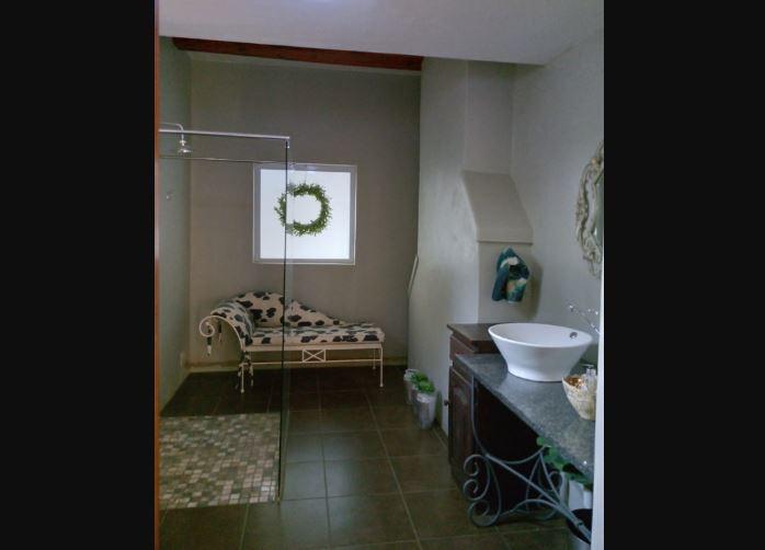 To Let 4 Bedroom Property for Rent in Waterkloof A H Gauteng