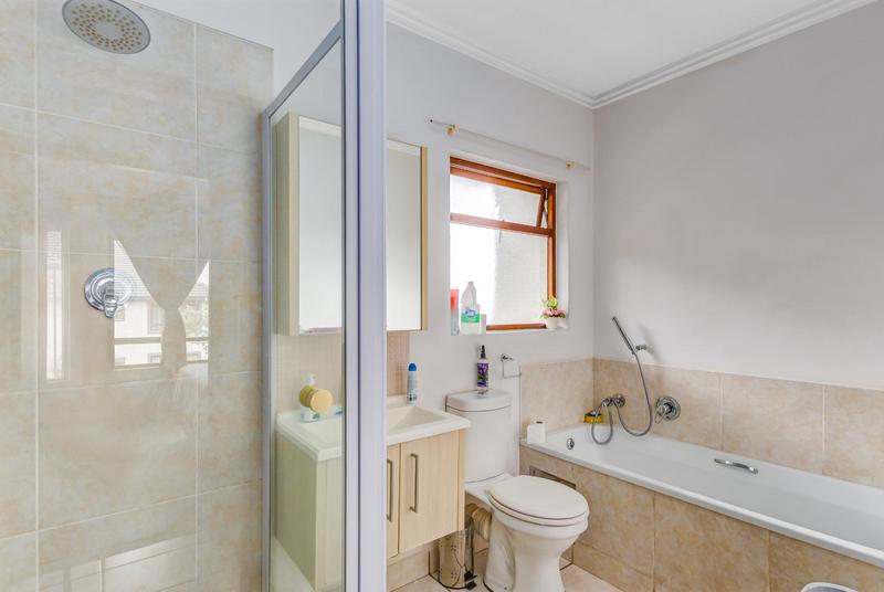 1 Bedroom Property for Sale in Lonehill Gauteng