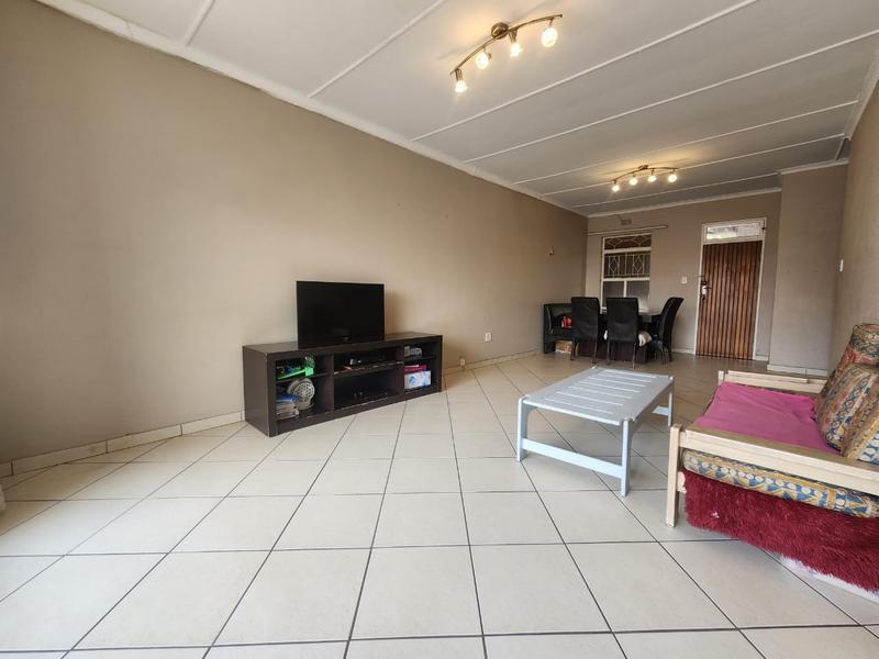 2 Bedroom Property for Sale in Brackenhurst Gauteng