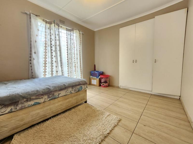 2 Bedroom Property for Sale in Brackenhurst Gauteng