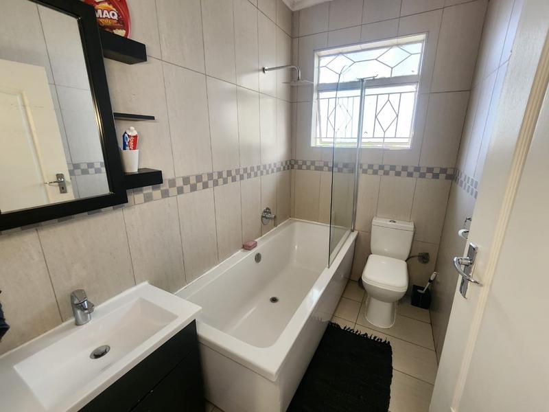 2 Bedroom Property for Sale in Brackenhurst Gauteng