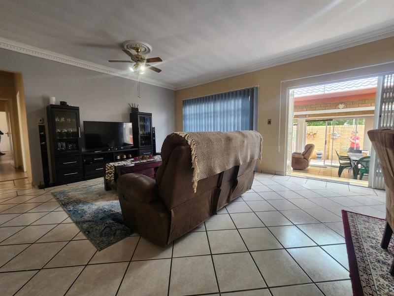 4 Bedroom Property for Sale in New Redruth Gauteng