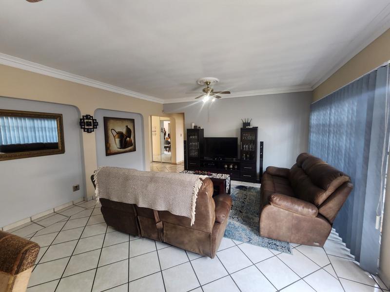 4 Bedroom Property for Sale in New Redruth Gauteng