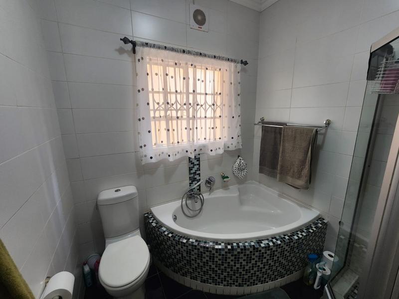 4 Bedroom Property for Sale in New Redruth Gauteng