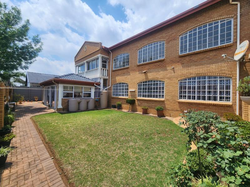 4 Bedroom Property for Sale in New Redruth Gauteng