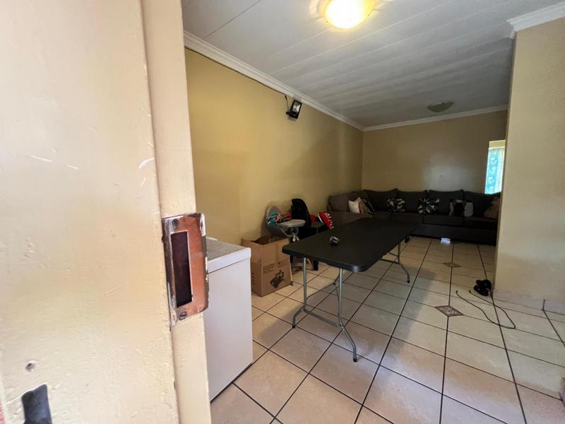 To Let 2 Bedroom Property for Rent in Erasmia Gauteng