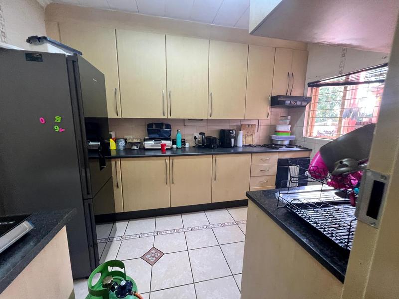 To Let 2 Bedroom Property for Rent in Erasmia Gauteng
