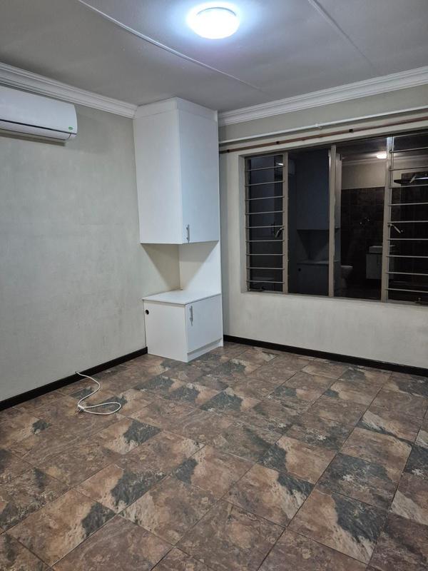 To Let 3 Bedroom Property for Rent in Amberfield Gauteng