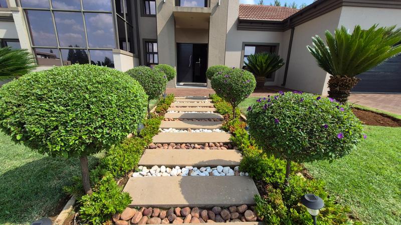 5 Bedroom Property for Sale in Raslouw Glen Gauteng