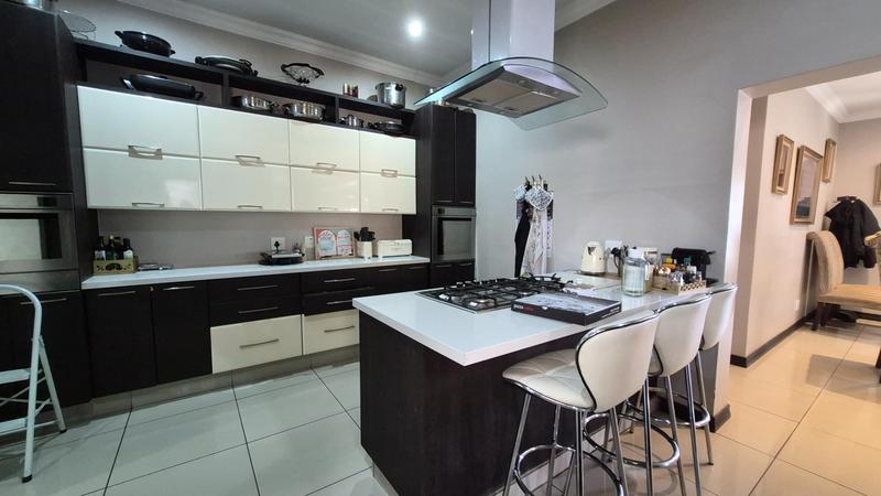 5 Bedroom Property for Sale in Raslouw Glen Gauteng