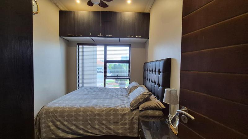 5 Bedroom Property for Sale in Raslouw Glen Gauteng