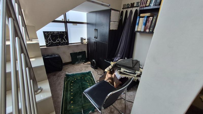 5 Bedroom Property for Sale in Raslouw Glen Gauteng