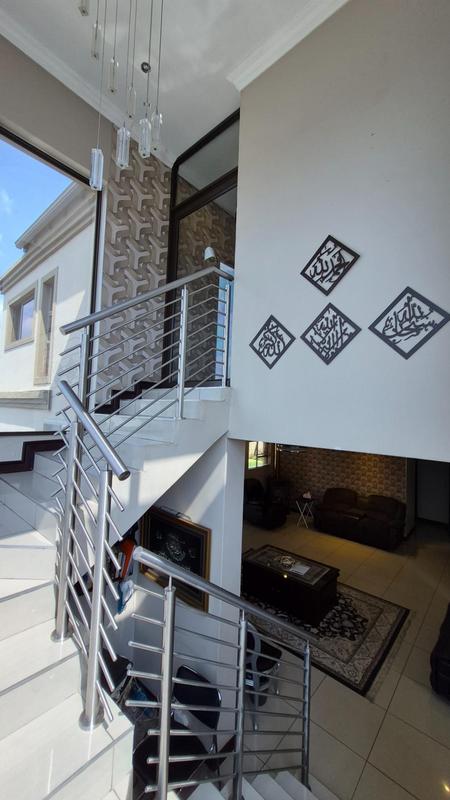 5 Bedroom Property for Sale in Raslouw Glen Gauteng