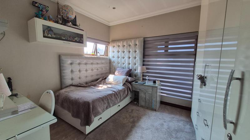 5 Bedroom Property for Sale in Raslouw Glen Gauteng