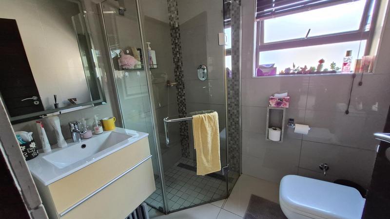 5 Bedroom Property for Sale in Raslouw Glen Gauteng