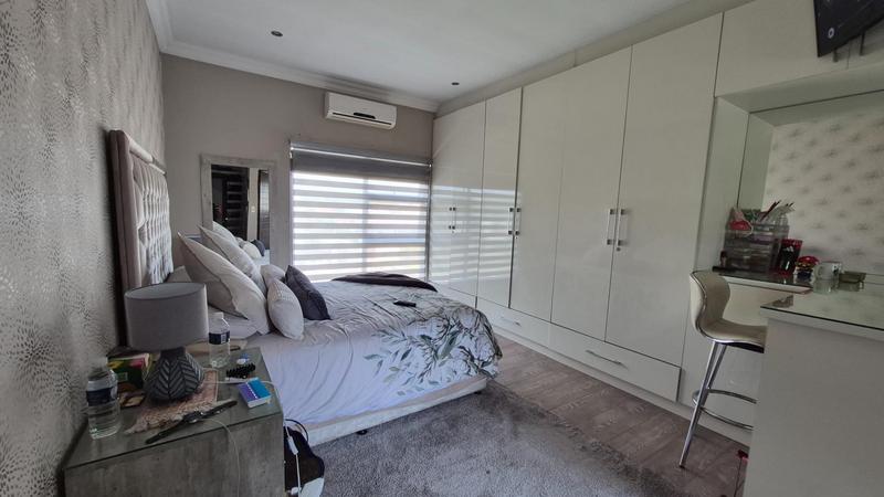 5 Bedroom Property for Sale in Raslouw Glen Gauteng
