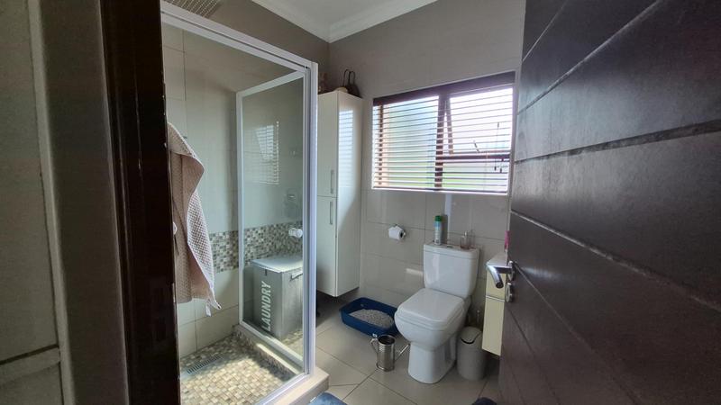 5 Bedroom Property for Sale in Raslouw Glen Gauteng
