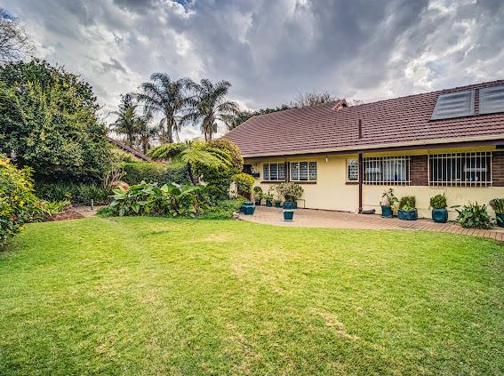 9 Bedroom Property for Sale in Brackenhurst Gauteng