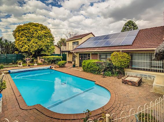 9 Bedroom Property for Sale in Brackenhurst Gauteng