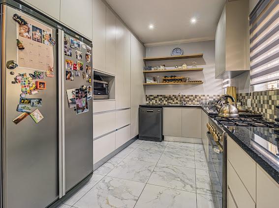 9 Bedroom Property for Sale in Brackenhurst Gauteng