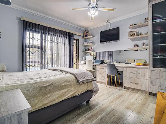 9 Bedroom Property for Sale in Brackenhurst Gauteng