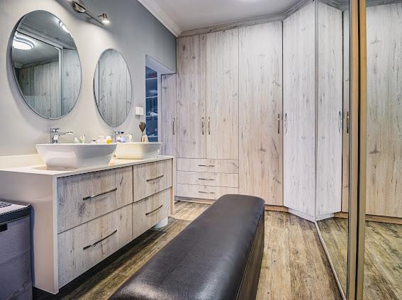 9 Bedroom Property for Sale in Brackenhurst Gauteng