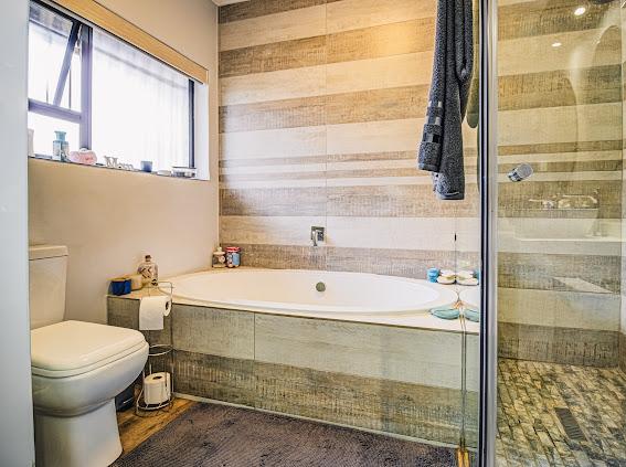 9 Bedroom Property for Sale in Brackenhurst Gauteng