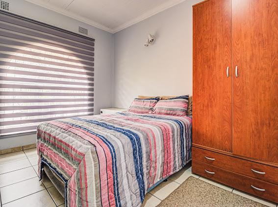 9 Bedroom Property for Sale in Brackenhurst Gauteng