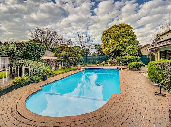 9 Bedroom Property for Sale in Brackenhurst Gauteng