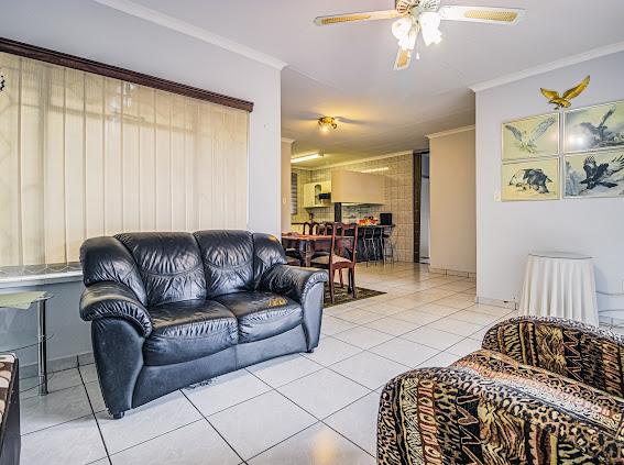 9 Bedroom Property for Sale in Brackenhurst Gauteng