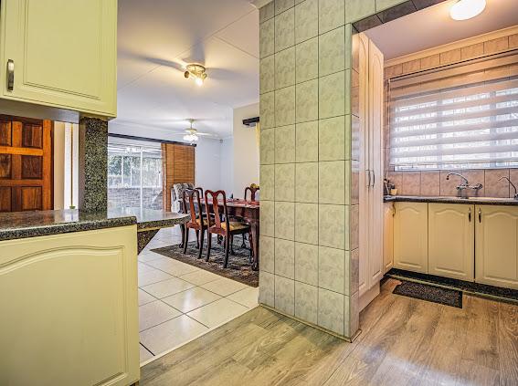 9 Bedroom Property for Sale in Brackenhurst Gauteng